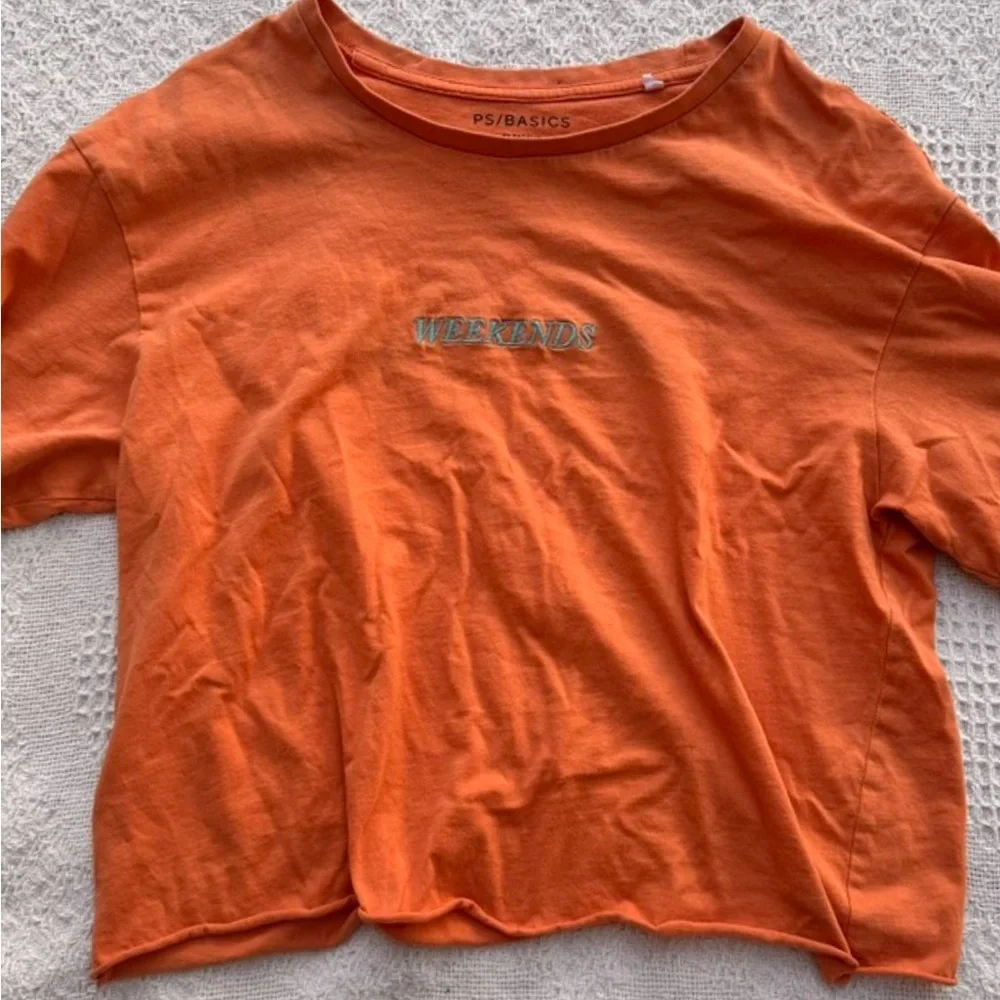 PacSun “Weekends” Tee - Picture 1 of 3